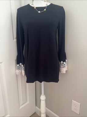 Alfani Black Long-Sleeve Top with White Lace Bell Cuffs